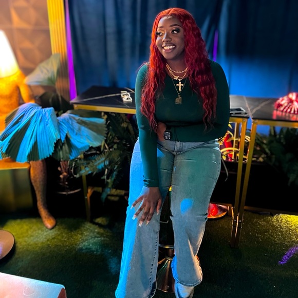 Meet your Posher, Chynna - Picture 1 of 8